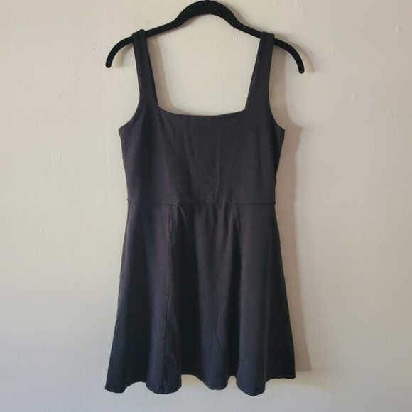 Beyond Yoga Charmed Mini Dress Medium Black Pockets Flattering Swing Casual - Picture 4 of 10